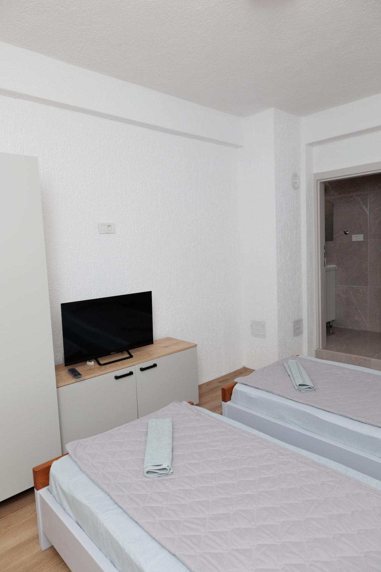Albatross Guest House Битоля Екстериор снимка